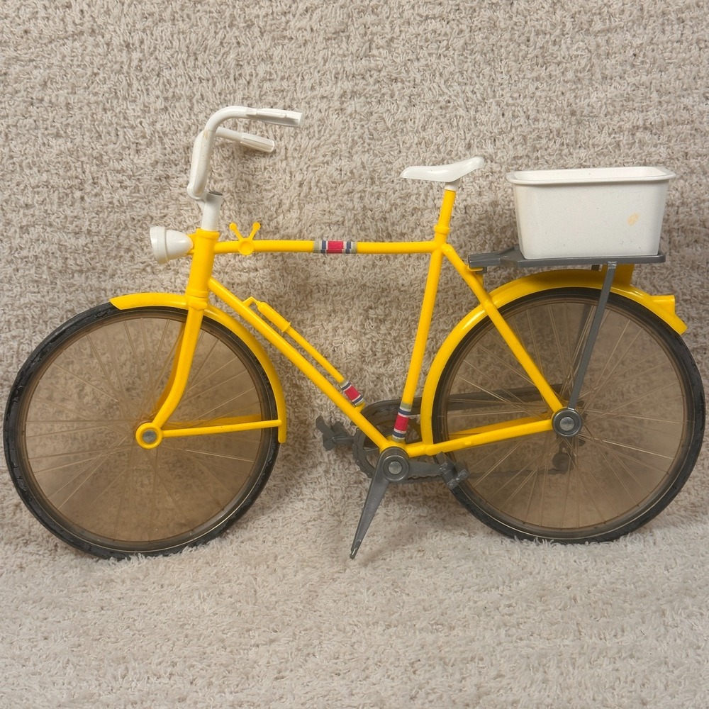 Vintage Mattel Barbie Yellow 10 Speed Toy Bicycle #7777 Barbie Doll Accessory
